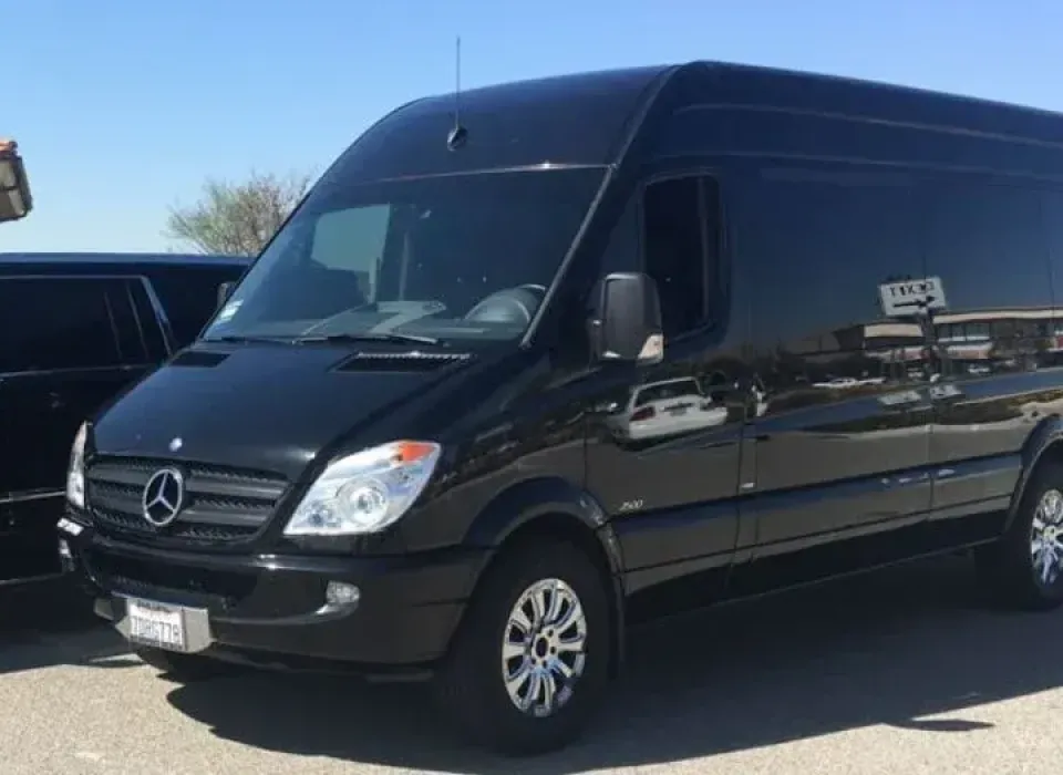 Top 6 Benefits of Ontario Corporate Transportation Service | Executive & Reliable