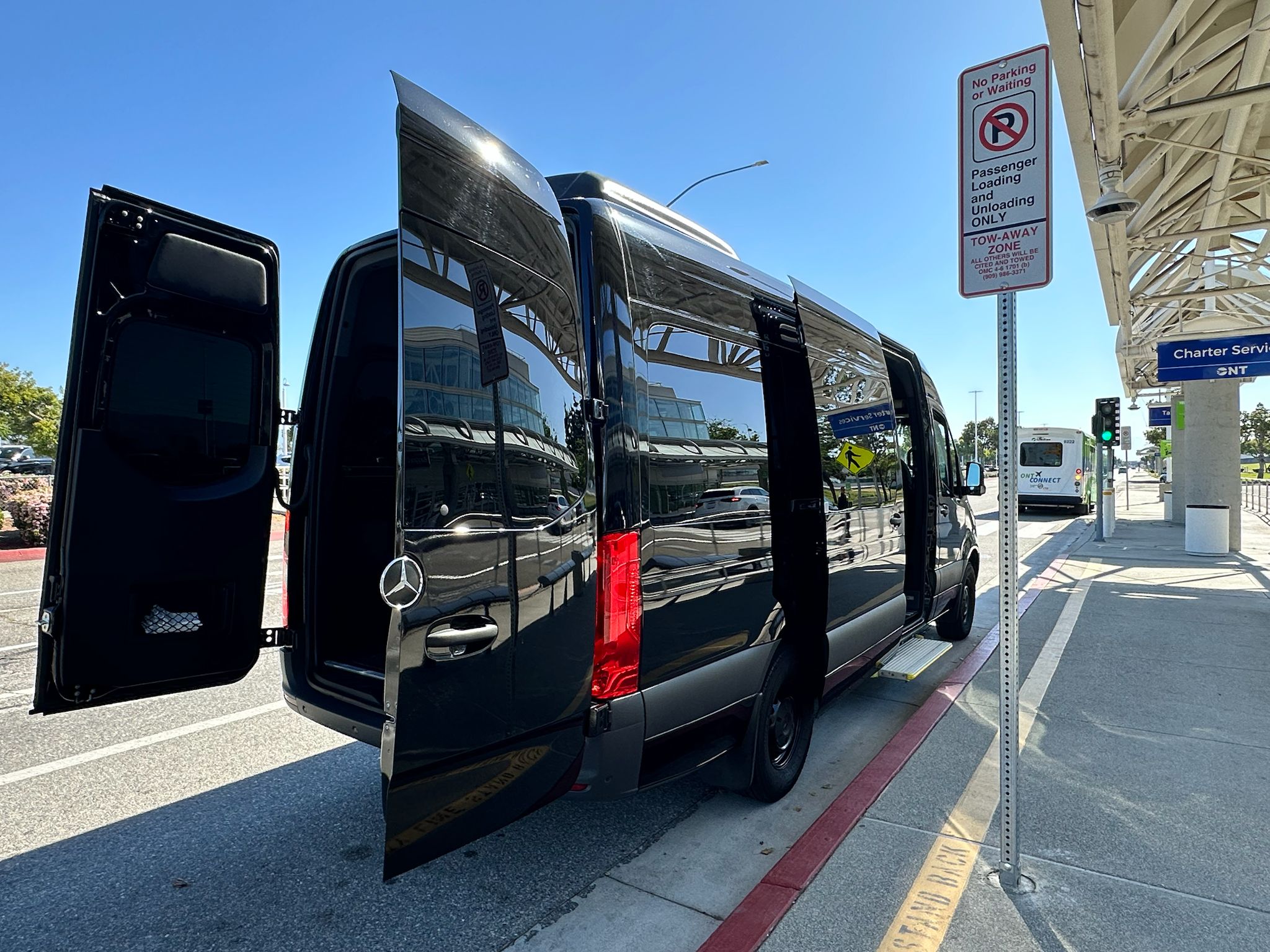 Ontario group airport car service