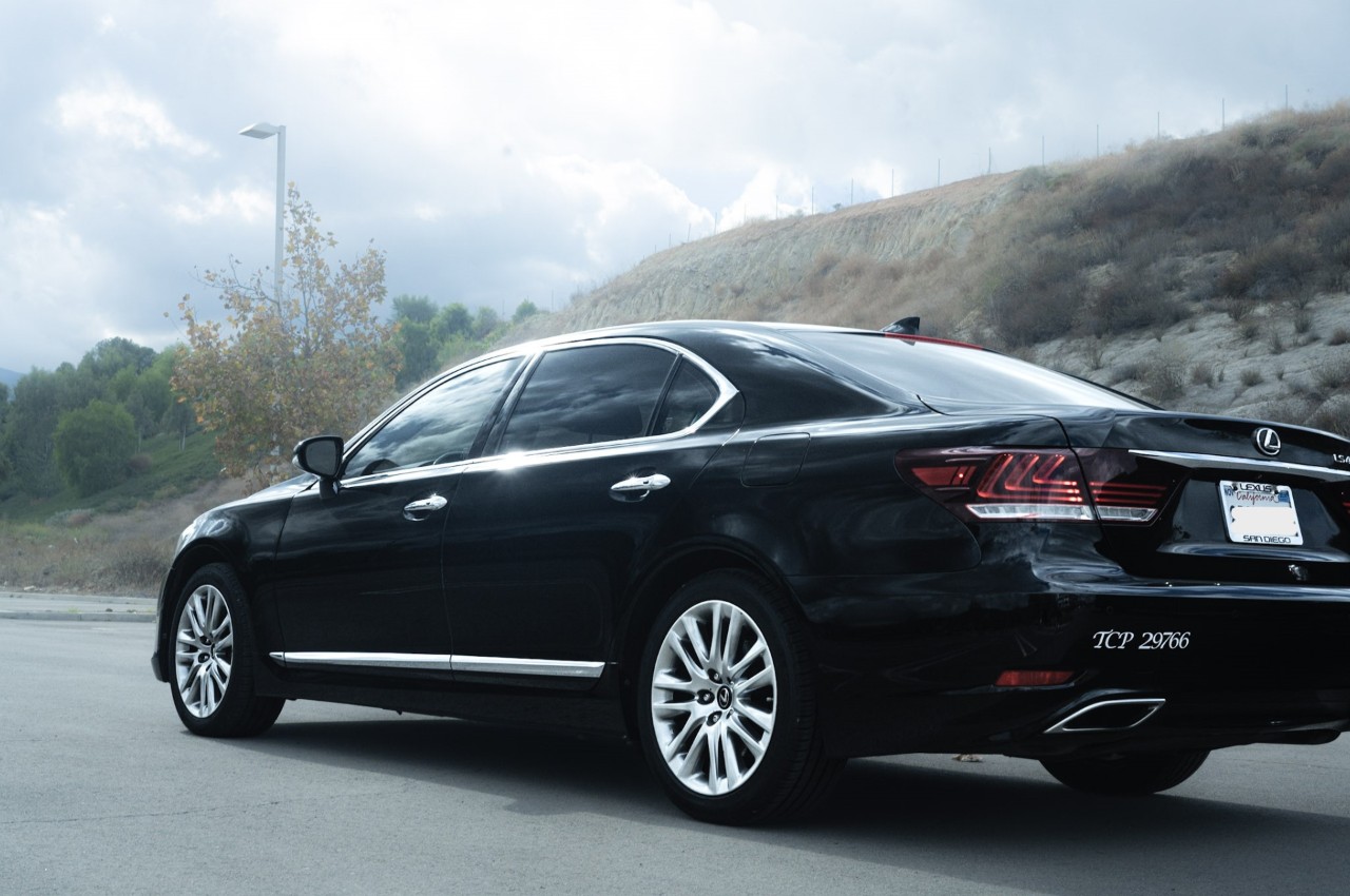 Lexus Sedan - Ontario Airport Car and Sedan Service