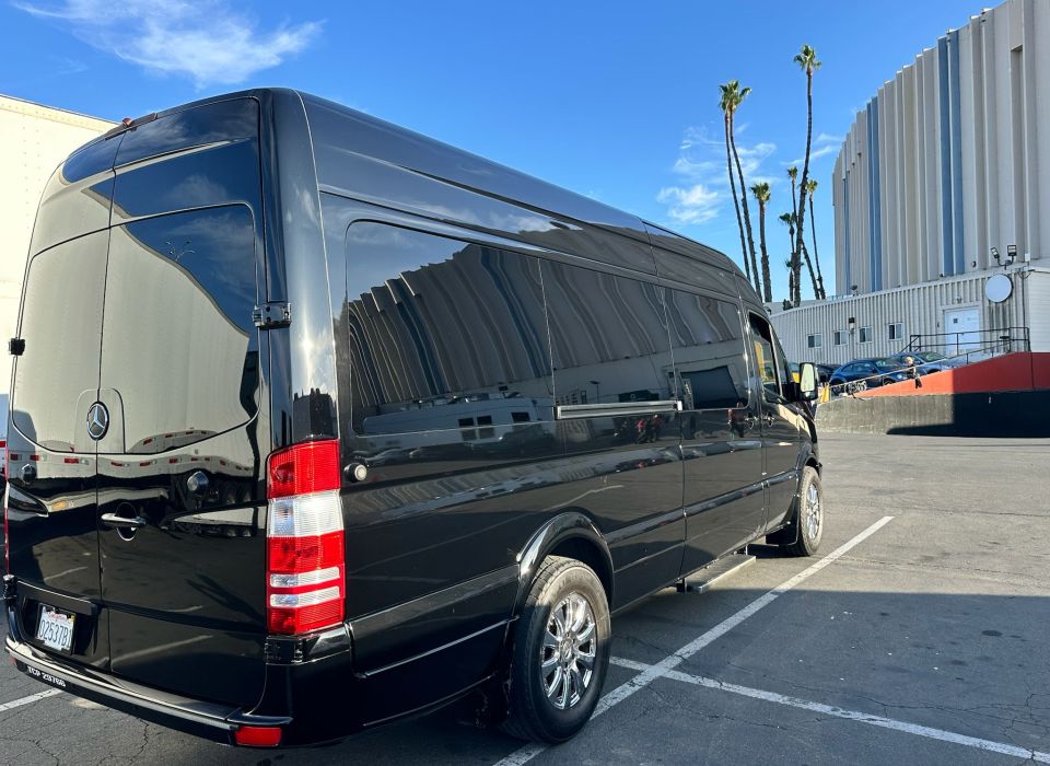 Luxury Ontario Corporate Airport Car Service for Executives